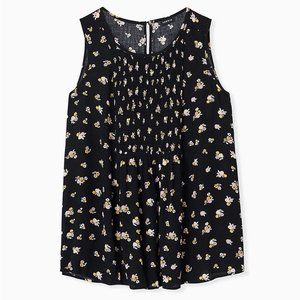 Torrid Size 1X 14-16 Black Ditsy Floral Crinkled Gauze Smocked Tank